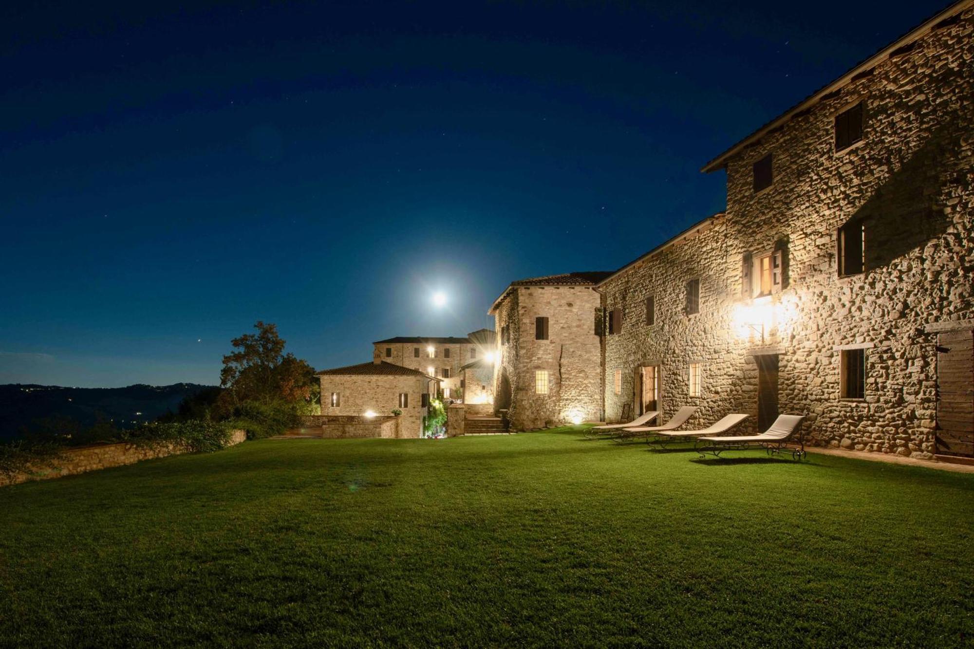 Castello Di Viano Villa Exterior photo